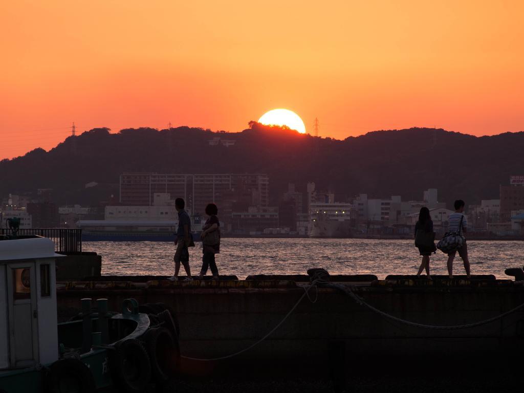 Tunnel Vandrarhem Kitakyūshū Exteriör bild